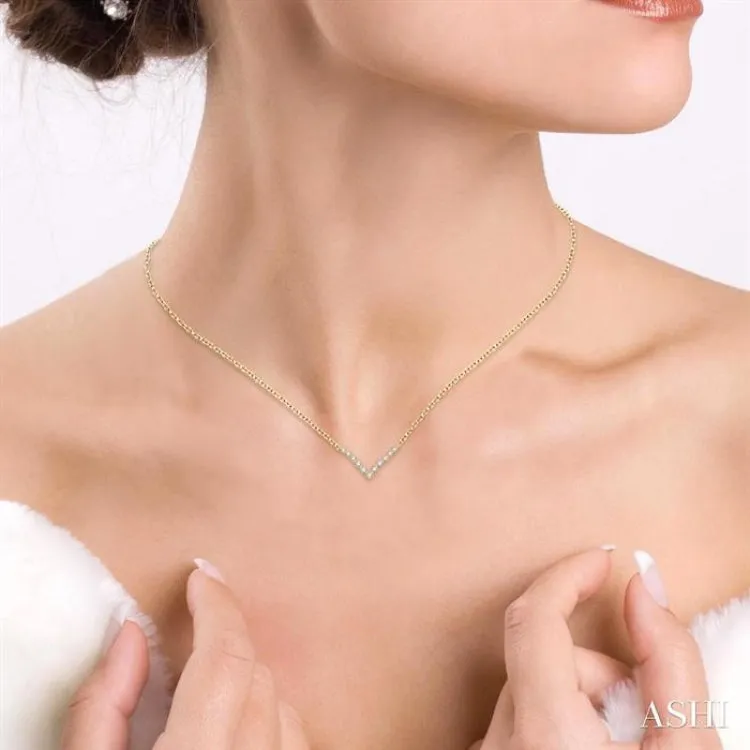 1/4 ctw Chevron Round Cut Diamond Necklace in 14K Yellow Gold