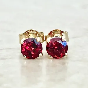 14 Karat Yellow Gold January Birthstone Natural Round Garnet Stud Earrings