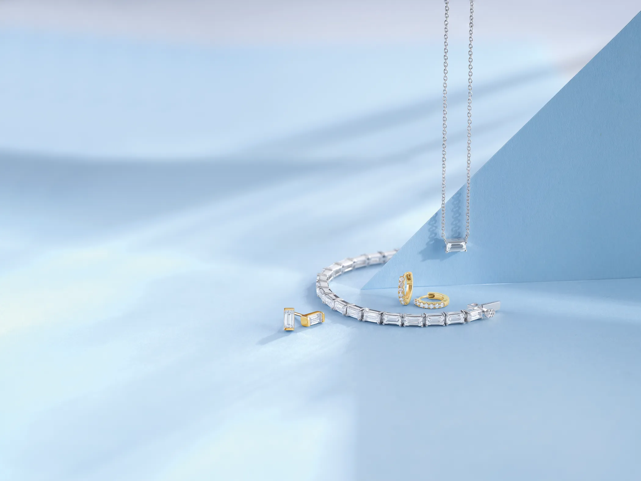 Baguette East-West Necklace (Lab Grown)