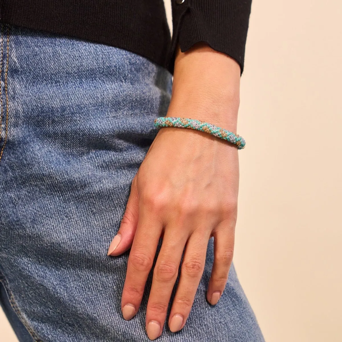 Blue Orchid | Himalayan Glass Bead Bracelet