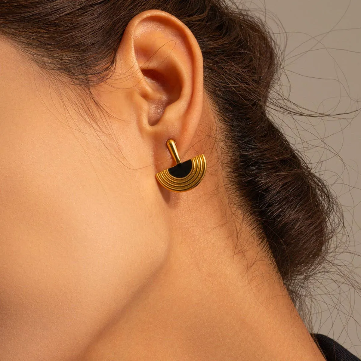 CLASSIC RETRO HALF DISC PATTERN EARRINGS_CWMM2349: TYPE1 / (OS) 1