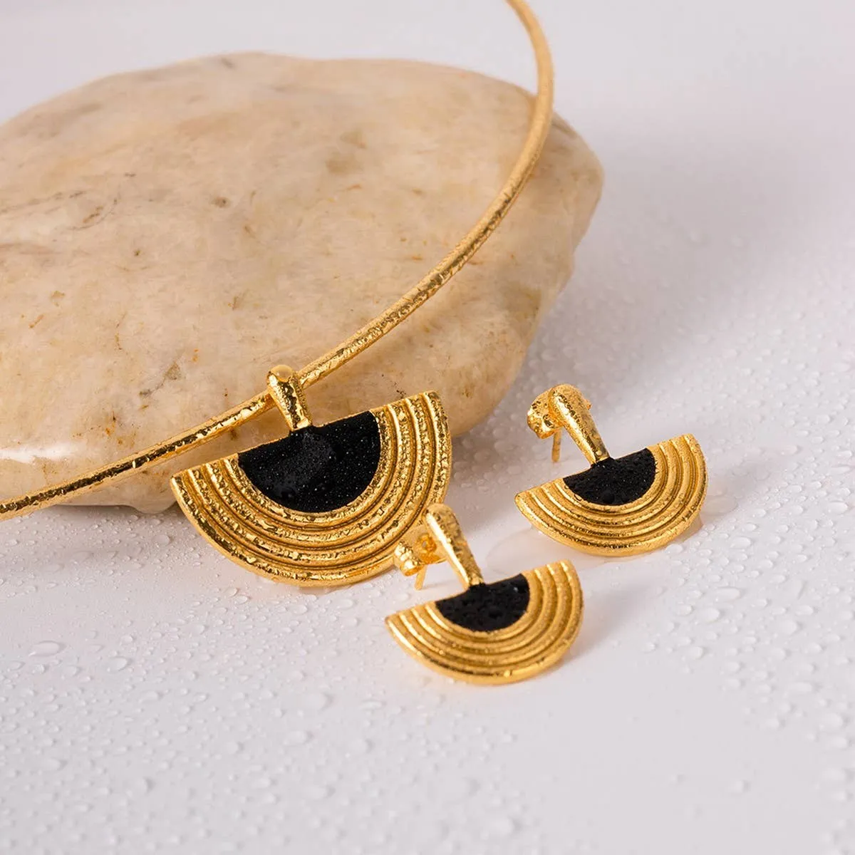 CLASSIC RETRO HALF DISC PATTERN EARRINGS_CWMM2349: TYPE1 / (OS) 1