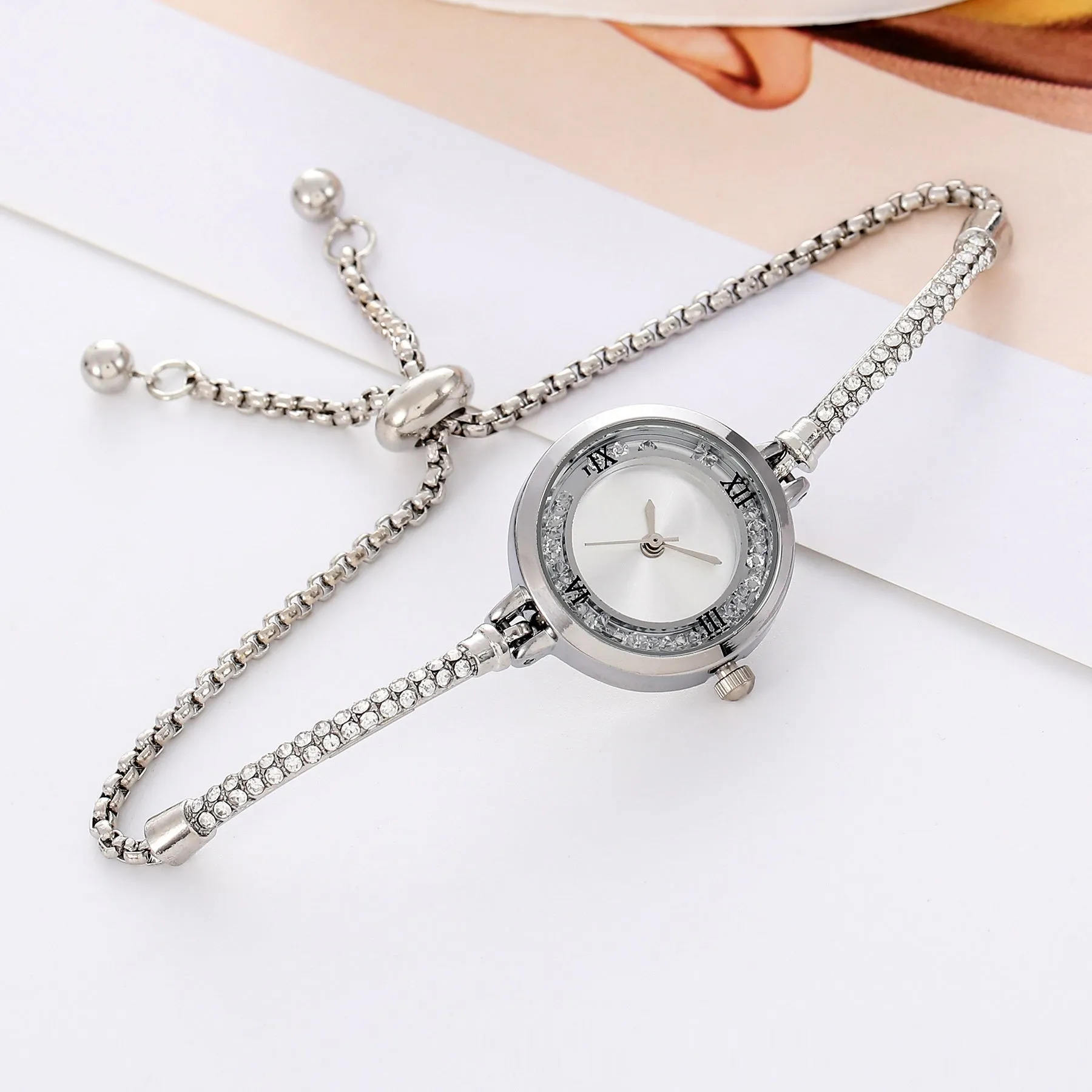 Fashion Diamond Round Women's Quartz Watch