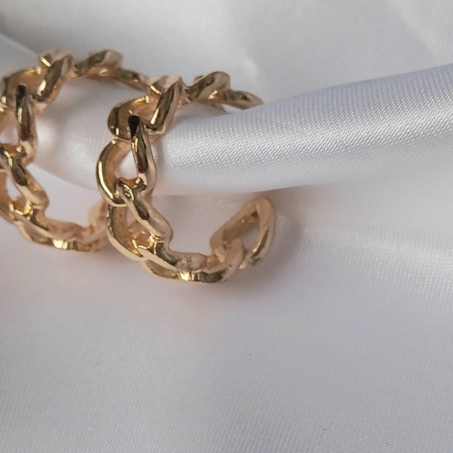 Gold Hoop Chain Earrings - Gold Earrings,Gold Hoop Earrings In The UK,Gold Jewellery In The UK,Small Hoop Earrings,Small Hoops In The UK