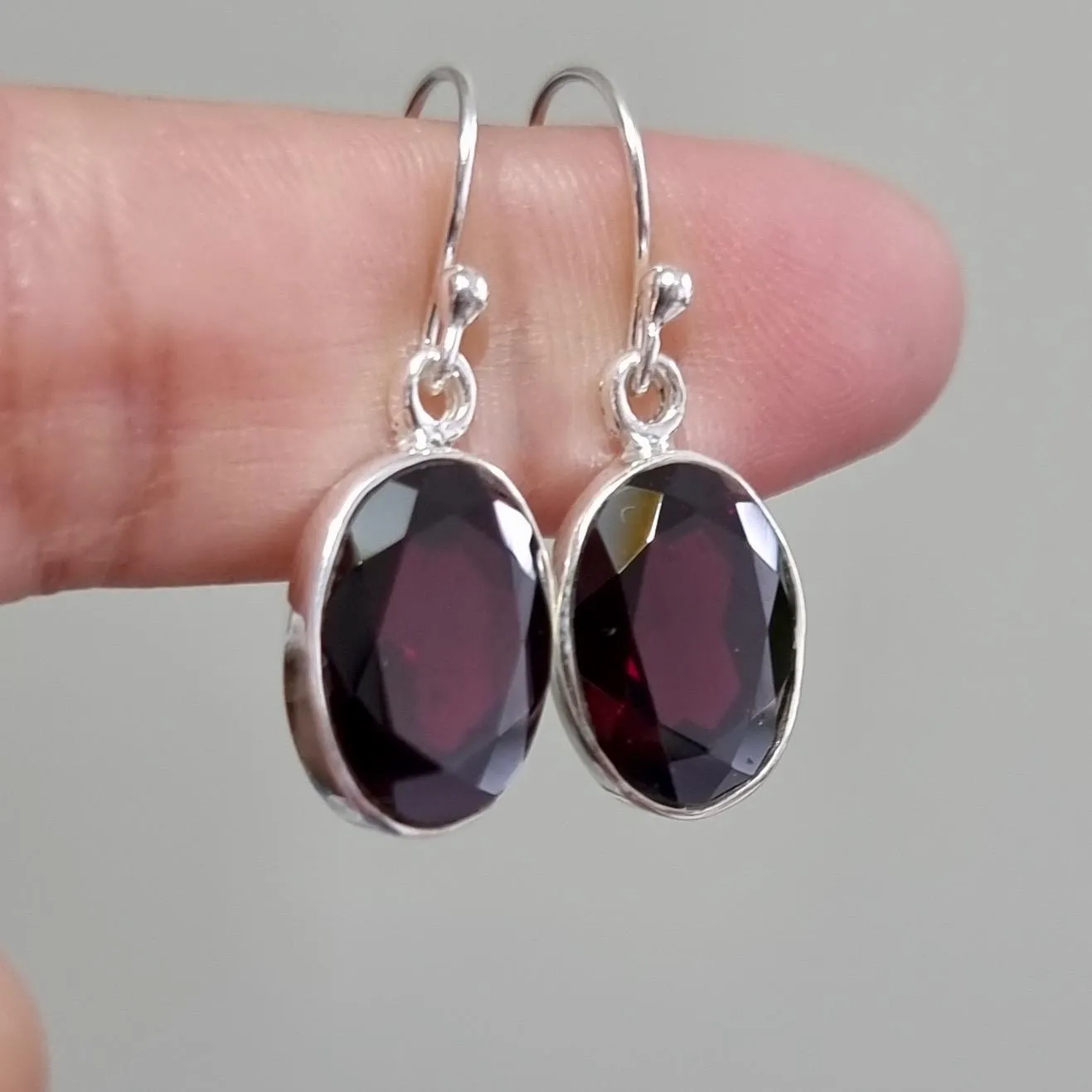 Large Oval Facetted Garnet 925 Silver Dangle Earrings, E2GF