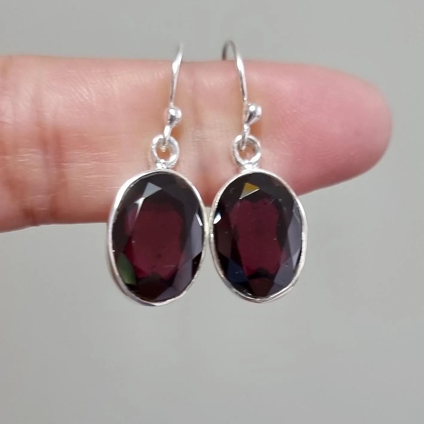 Large Oval Facetted Garnet 925 Silver Dangle Earrings, E2GF