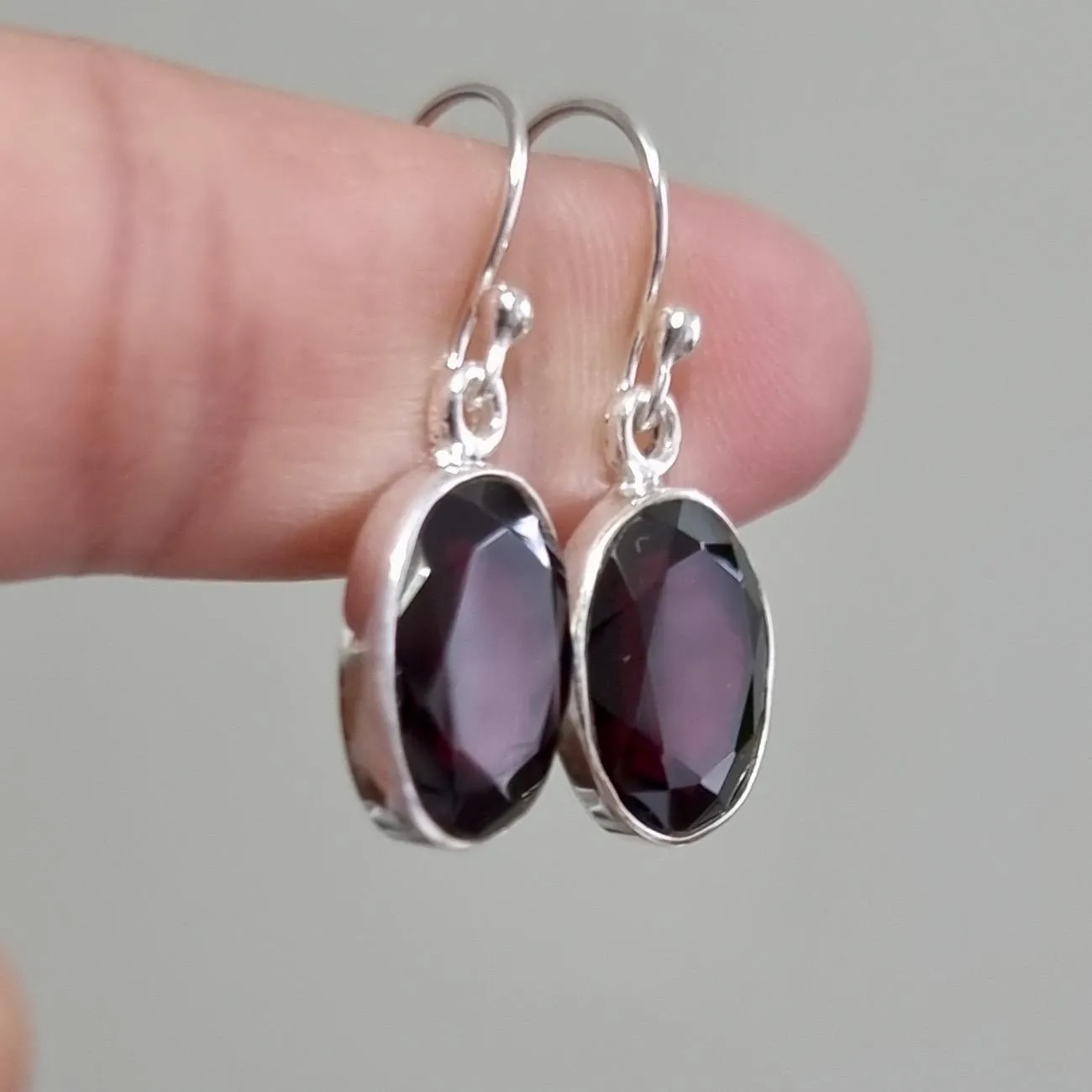 Large Oval Facetted Garnet 925 Silver Dangle Earrings, E2GF