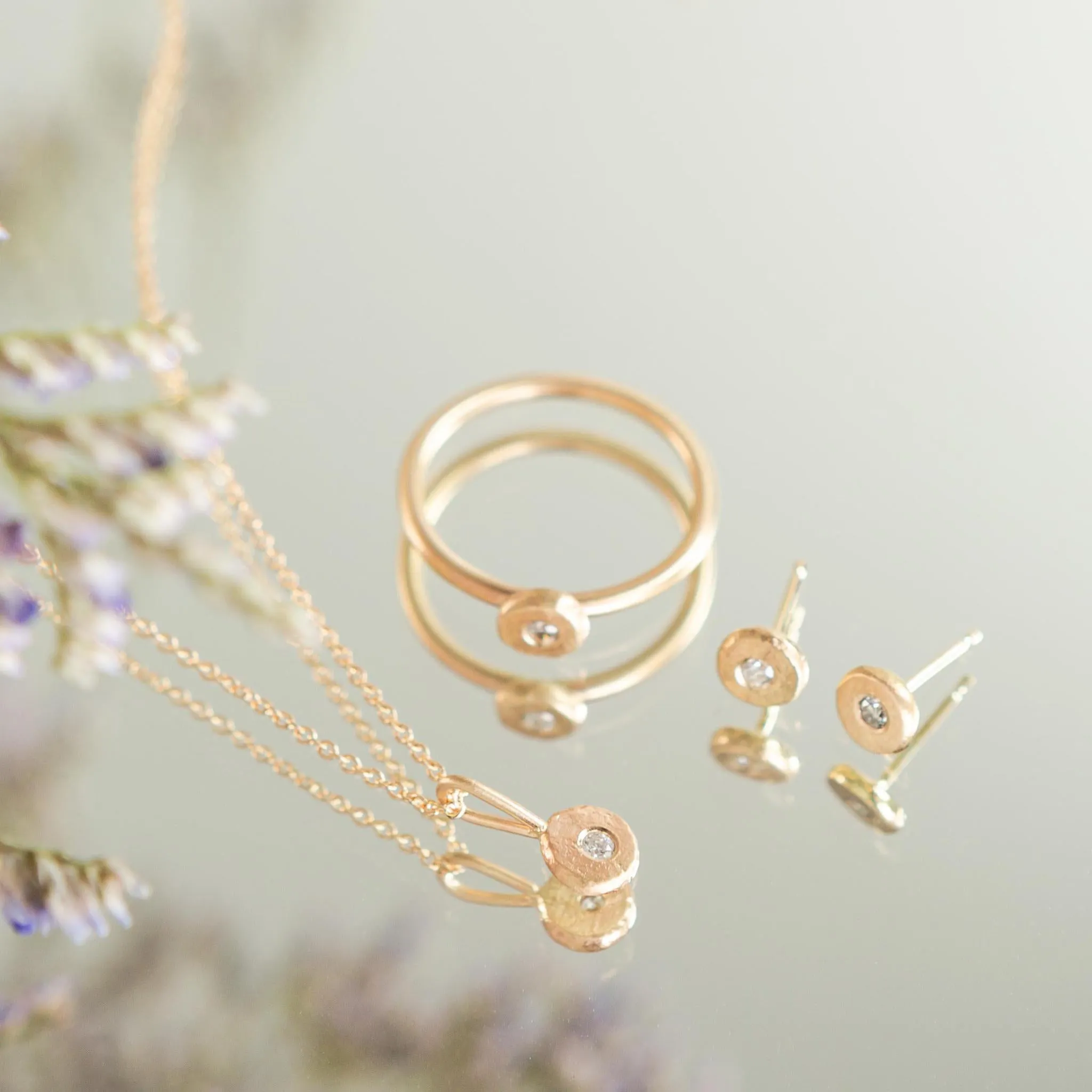 Pebble Stud Earrings in 14k Yellow Gold