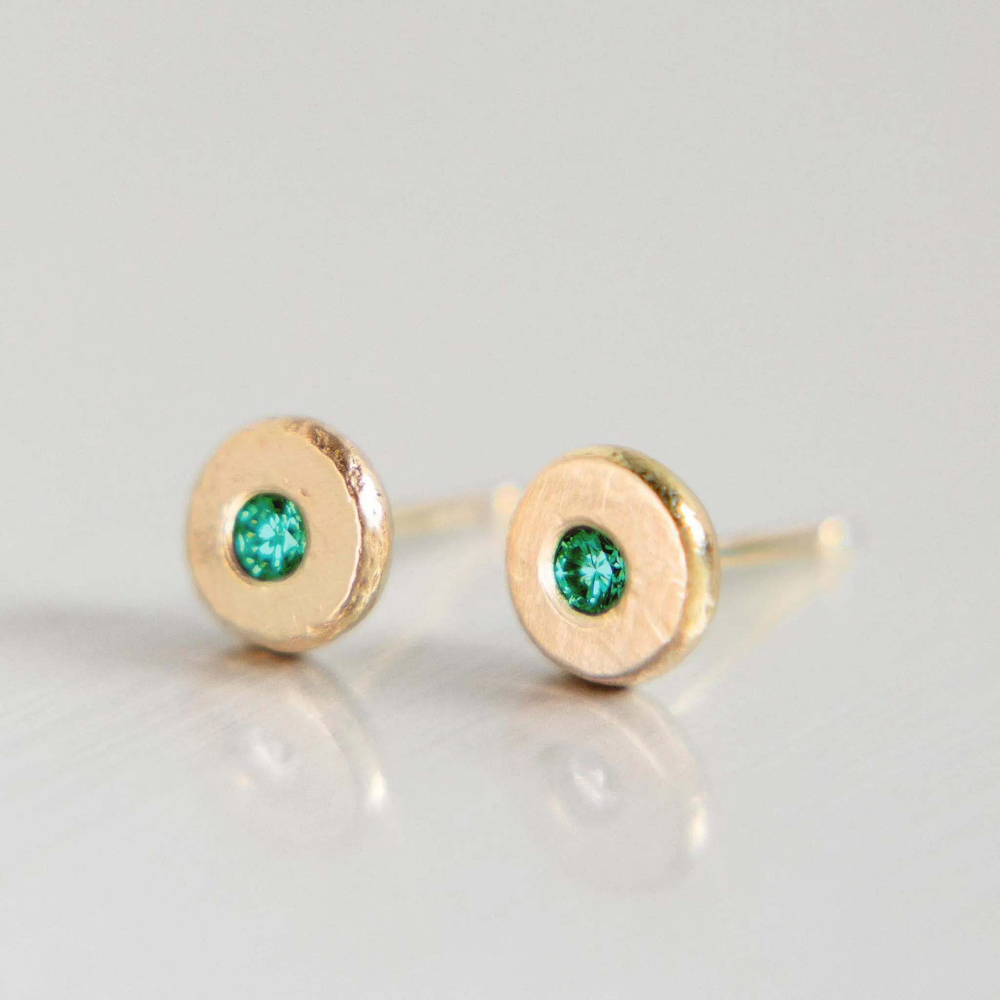 Pebble Stud Earrings in 14k Yellow Gold