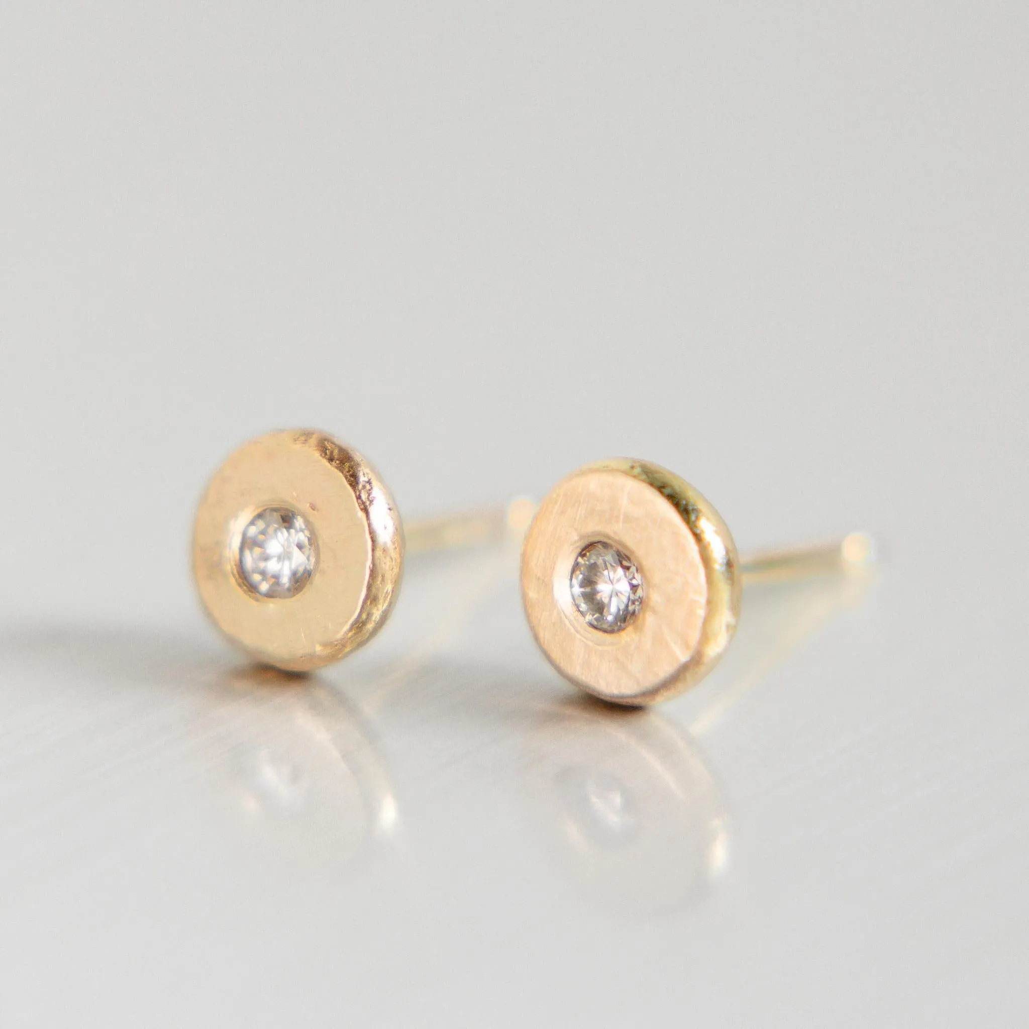Pebble Stud Earrings in 14k Yellow Gold