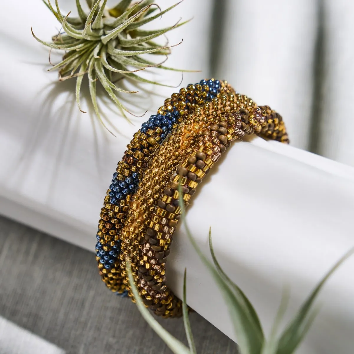 Sahara Shade | Himalayan Glass Bead Bracelet