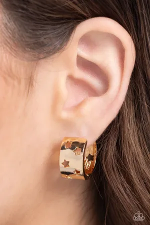 Setting the STAR High - Gold - Cutout Paparazzi Hinge Hoop Earrings