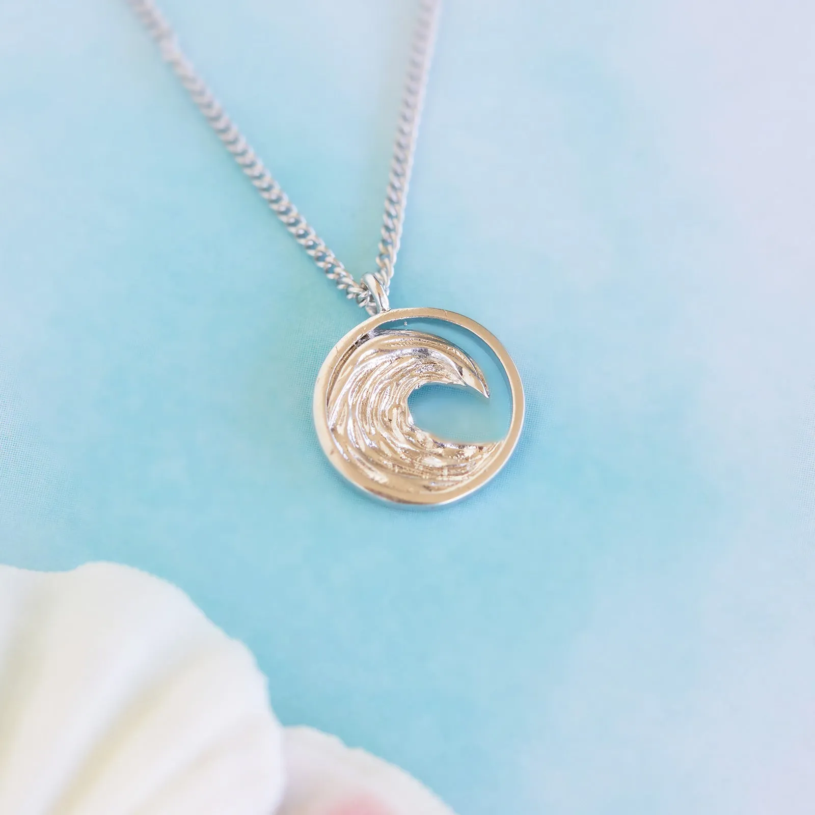Swell Pendant Necklace