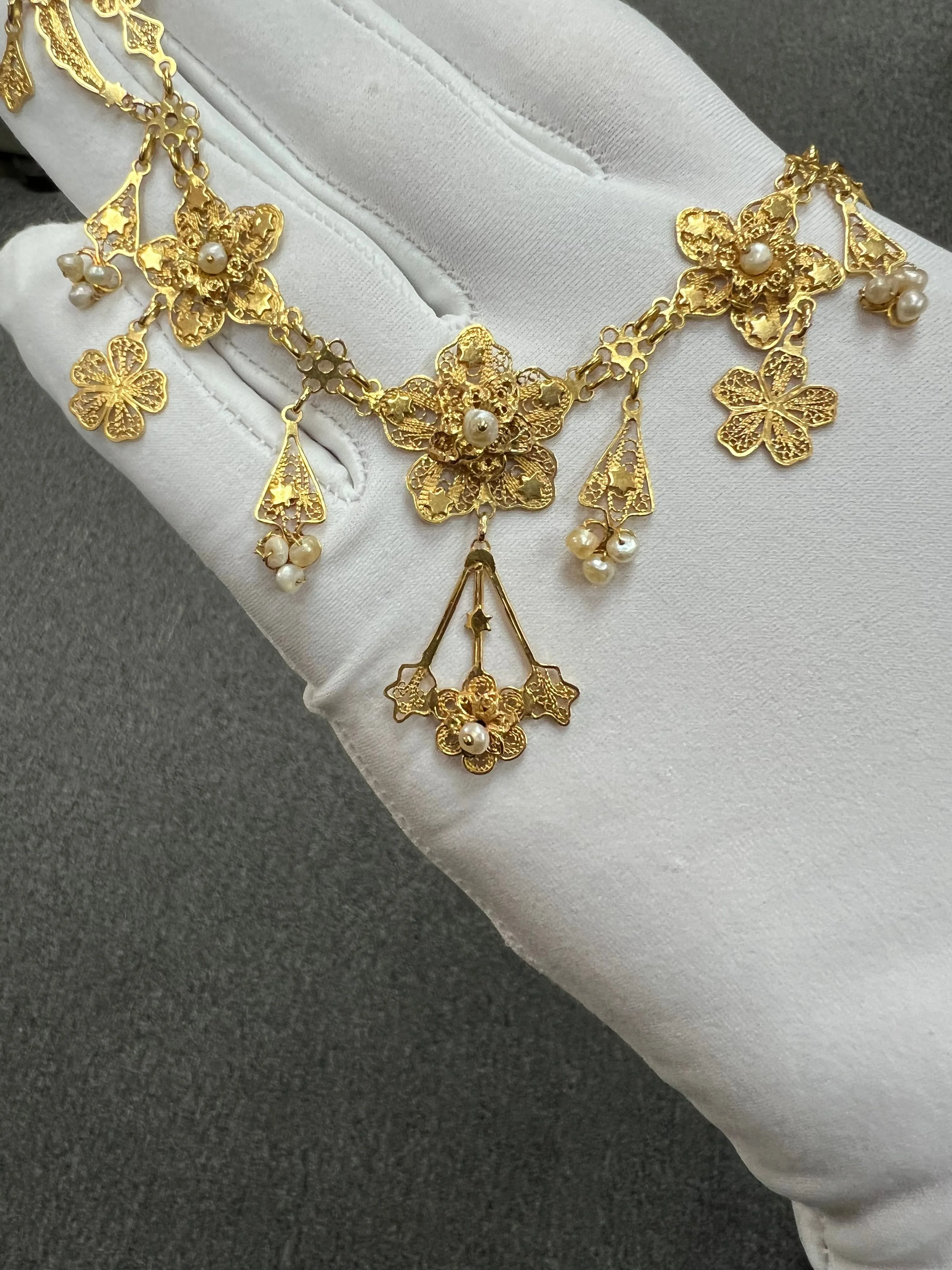 Vintage 1950s Filigree Fringe 18k Yellow Gold Pearl Necklace