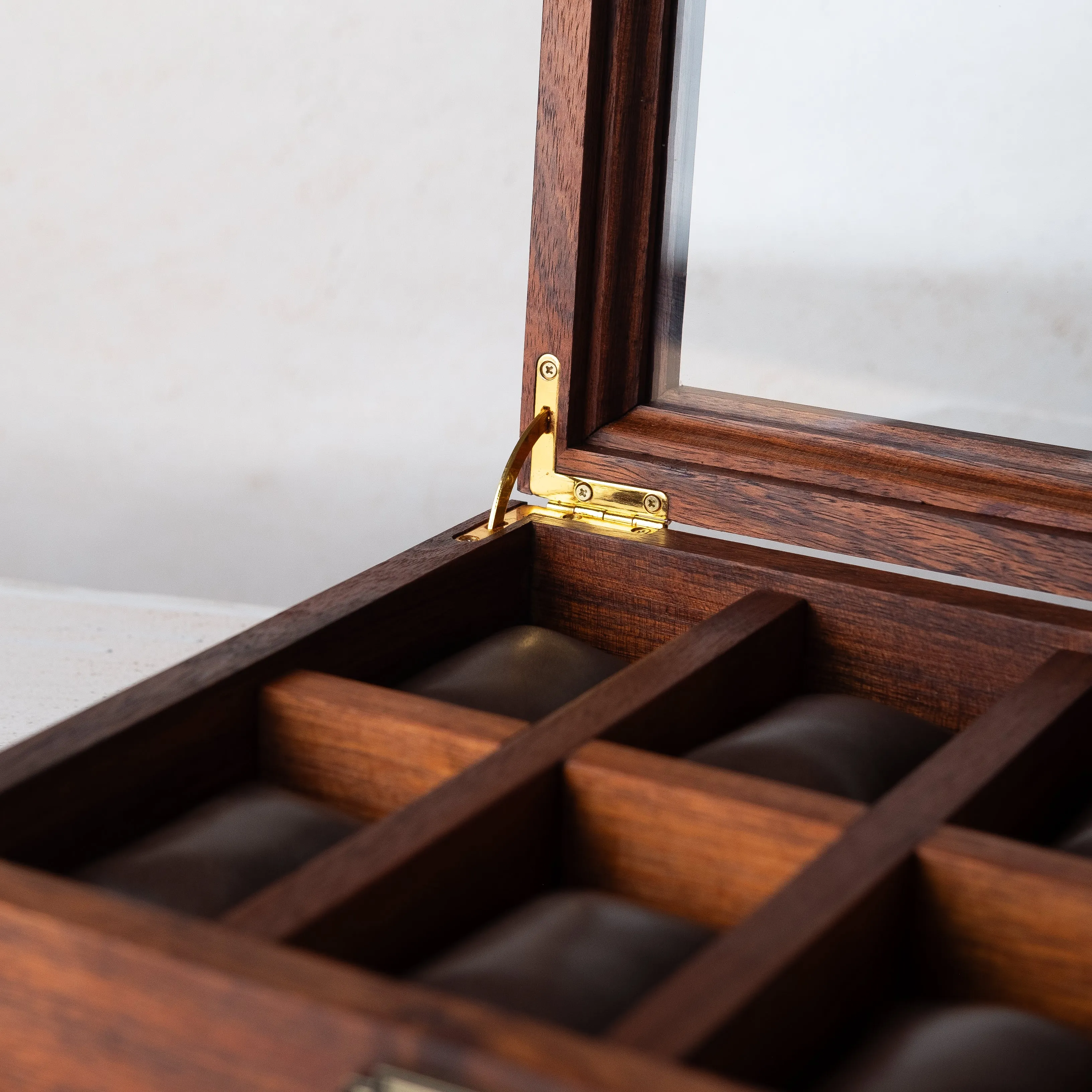 Watch Box Organizer for 8 Watches Premium Modern Hardwood.