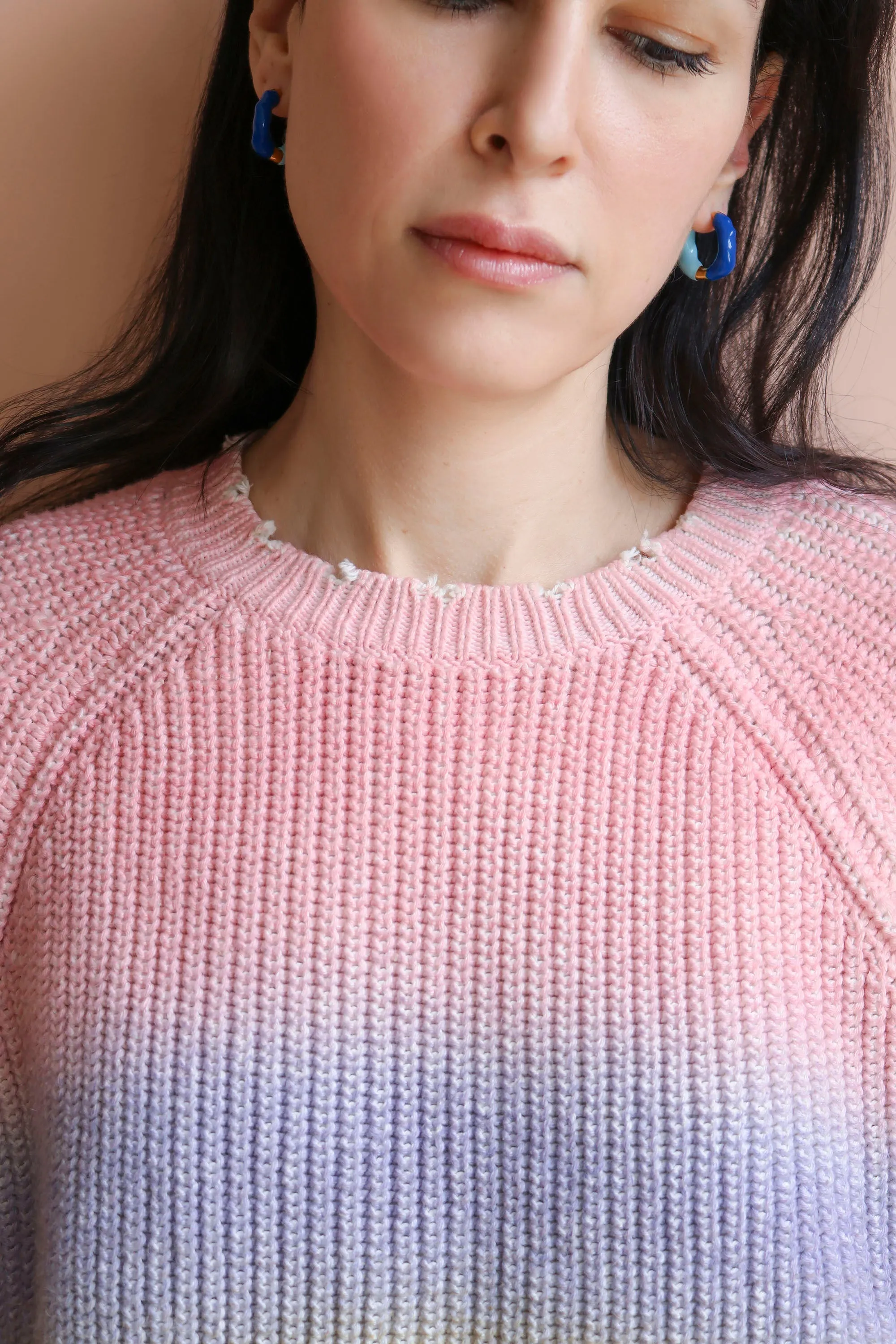 WAVE HOOP EARRINGS WITH ENAMEL