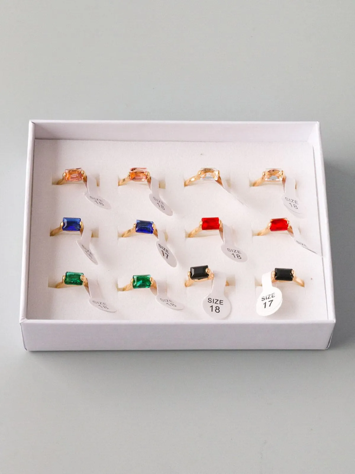 WOMEN'S ASSORTED COLORS STONE RINGS